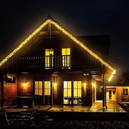 Houten Villa Tine Den Ham Bagian luar foto